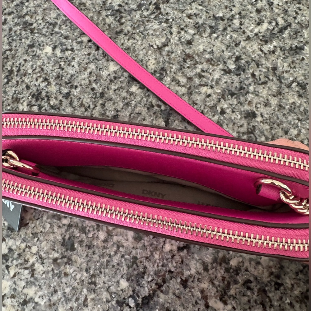 NWT- DKNY pink double zip victoria leather crossbody bag - Picture 5 of 12